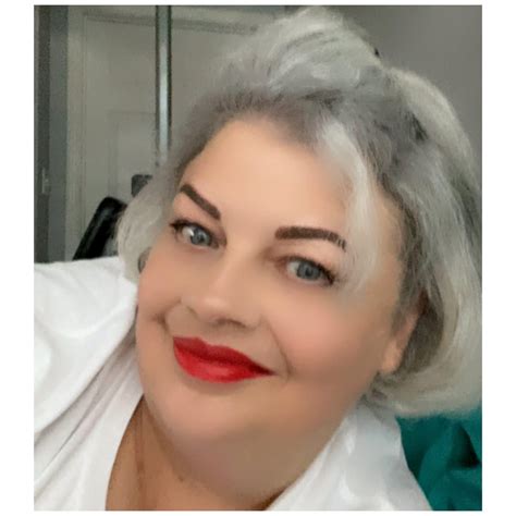 A Profile of Stephanie Mills: Career Highlights and Recent News 17