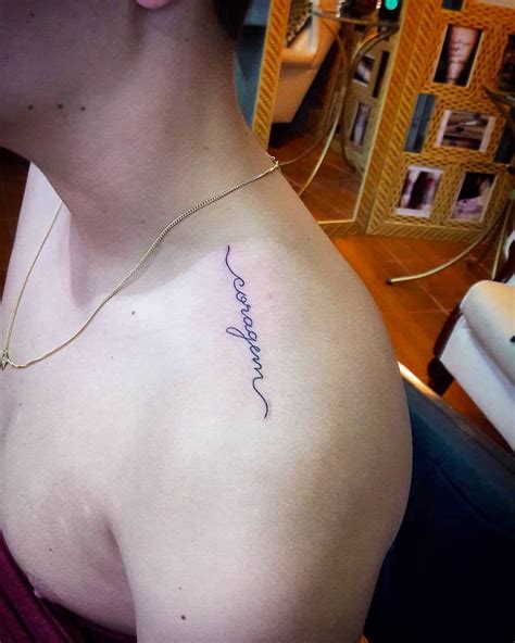 Tatuagem Nome No Ombro - Tatuagem no ombro: 230 fotos com dicas para você fazer a sua!