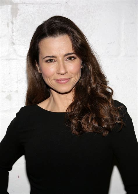 LINDA CARDELLINI at Despierta America in Miami 12/17/2015 – HawtCelebs