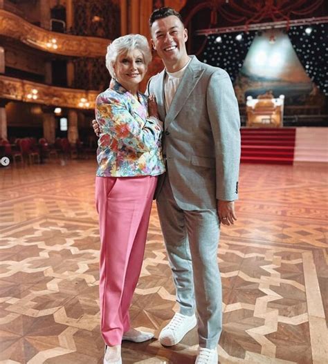 Angela Rippon suffers 'disaster' ahead of Strictly live show after ...