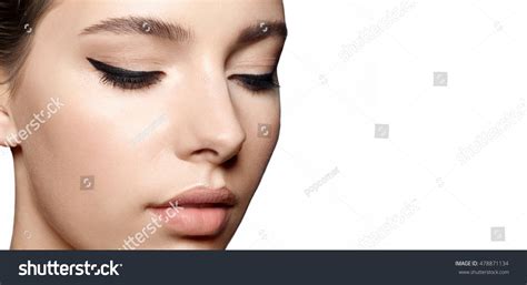 675 Cat Eyeliner Eye Look Images, Stock Photos & Vectors | Shutterstock