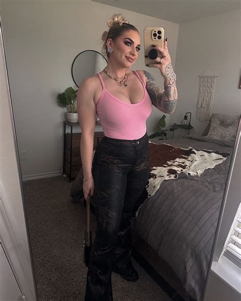 M E G (@meganjewell) • Instagram photos and videos