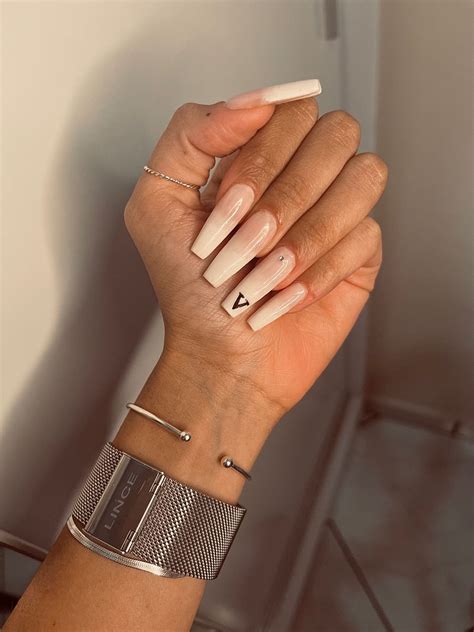 Unha Com Iniciais - unhas inicial 🤍 | Unhas, Iniciais