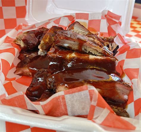 Is Randy's Ribs BBQ Secretly The BEST In America? (Experts Weigh In) Image 1