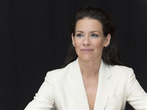 Evangeline Lilly traumatisée par une scène de nu dans Lost : "J'a