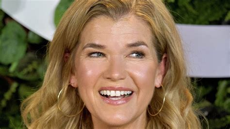 Von Schuhfabrik zur Bahn: Anke Engelkes Praktikumsabenteuer