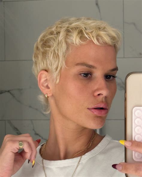 Ruby Rose (@ru_byrose) • Instagram photos and videos