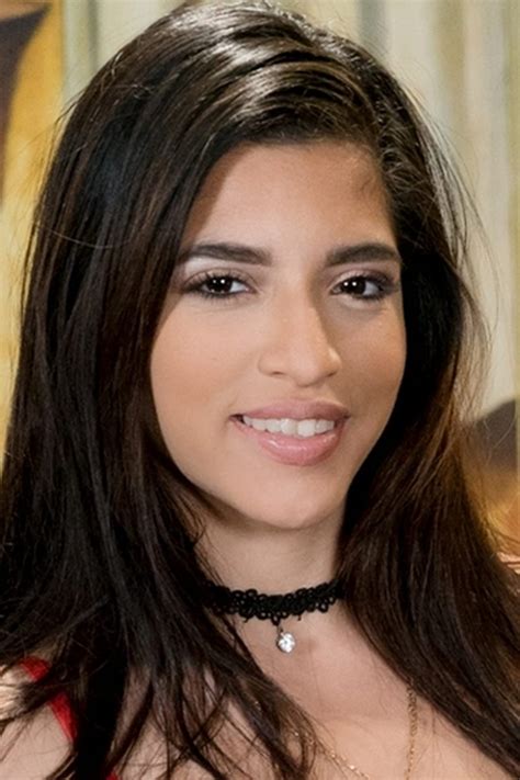 Gabriela Lopez (30 фото)