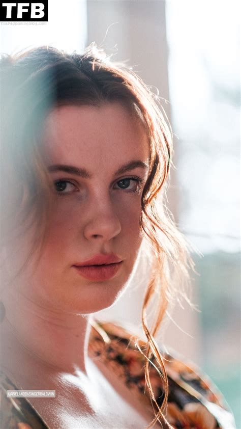 Ireland Baldwin Naked Sexy (34 Photos) - Sexy e-Girls🔞