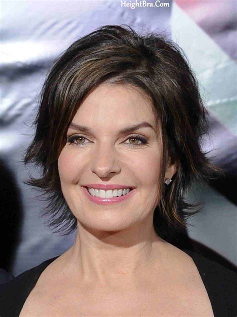 Sela Ward Height, Weight, Bra, Bio, Figure Size | HeightBra.Com