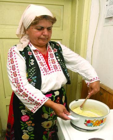Български Фолклор: Турлаци - традиции,живот и вяра
