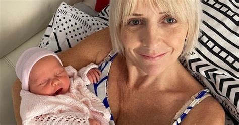 Женщина впервые стала мамой в 53 года после 21 ЭКО — ТСН, новости 1+1 ...