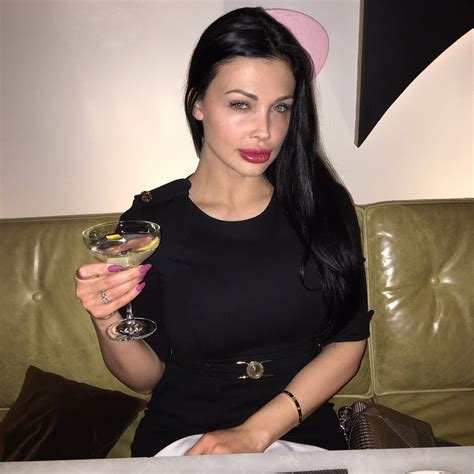 TW Pornstars - ALETTAOCEANXXX. Twitter. At Hawksworth restaurant. 9:52