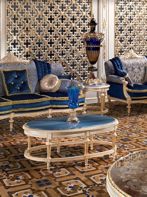 Noble Venetian Sofa in Massive Wood and Ivory Laquered with Gold Leaf