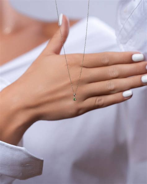 May Birthstone zlatna ogrlica - Prahir