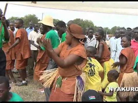 AZANDE (ZANDE) PEOPLE: ANCIENT SKILLFUL KNIFE AND SPEAR THROWING ...