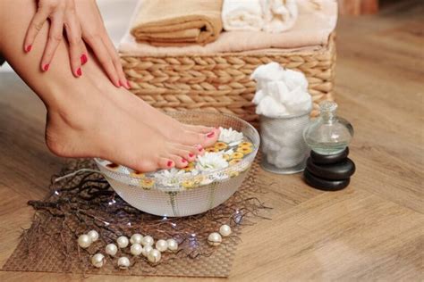 how to give myself a pedicure at home