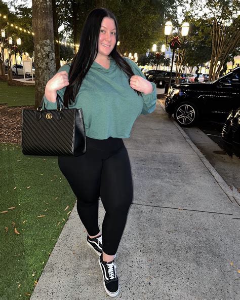 Lauren💕 on Twitter: "Let’s take a stroll ☺️ https://t.co/I4Sgdqsi82