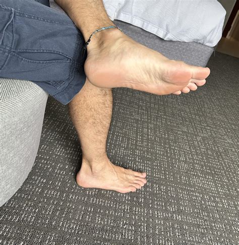 Morning light : r/Malefeetpiesdehombre