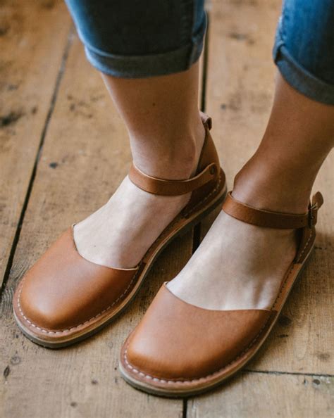 Womens Wide Fit Closed Toe Sandals at Landon Artis blog