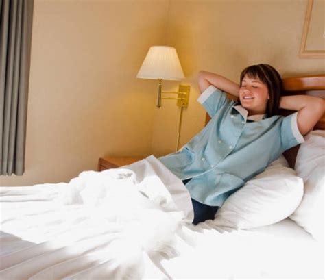 The Uncomfortable Truth About Sharing a Hotel Bed With Your Stepmom - 5j0qa04