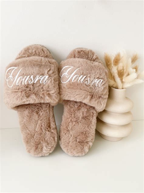 Chaussons fluffy nude – EMIRA CRÉATION