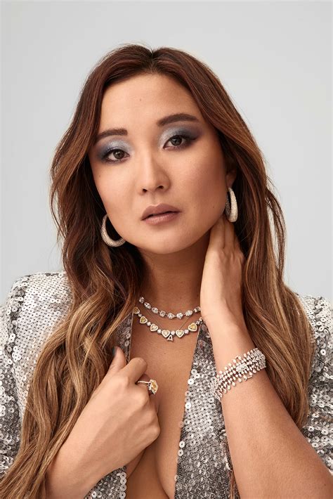 Ashley Park grabs the fashion spotlight in 'Girls5eva'