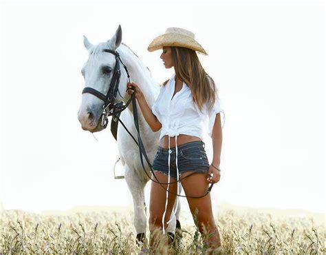 cowgirls, Female, Westerns, Outdoors, Hats, Girls, Style, Horses, Women