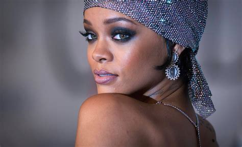 See the sparkly, naked dress Rihanna wore to the CFDA Awards — well