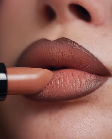 lipstick/ nude lips/ brown lipstick in 2025 | Nude lip makeup, Lip
