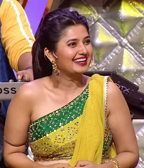 Pin by Virat Chinnu on Alia in 2024 | Hot actresses, One shoulder ...
