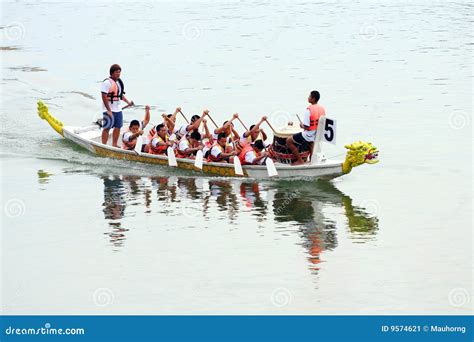 Dragon Boat Race editorial photo. Image of race, compete - 9574621