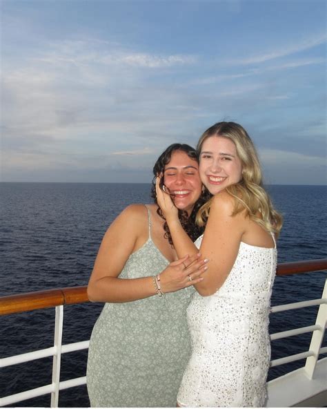 Lolarose Deforges | A year of loving you