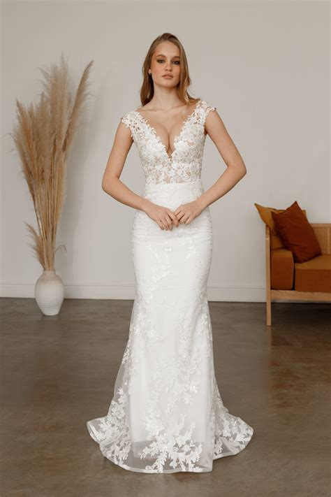 Trumpet Wedding Dress Tight Fit Ilfa Trumpet/Mermaid Deep V Neck