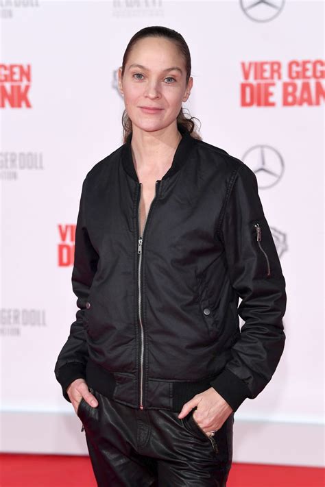 JEANETTE HAIN at ‘Vier Gegen Die Bank’ Premiere in Berlin 12/13/2016 ...