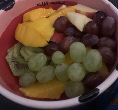 midnight snack.. how do people eat and enjoy fruit bowls? - Dining and