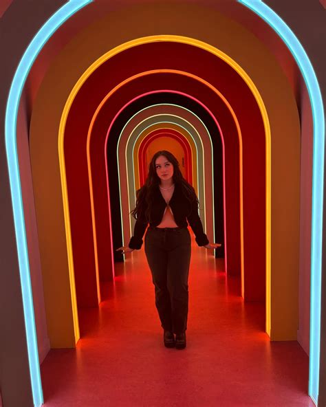 Desi (@desi.f1ora) • Instagram photos and videos