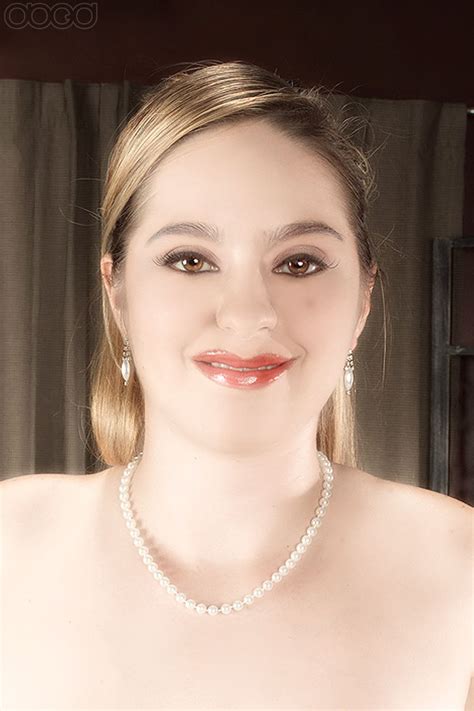 April McKenzie | Girl, Mckenzie, Fashion