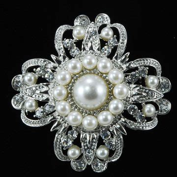 vintage pearl brooch