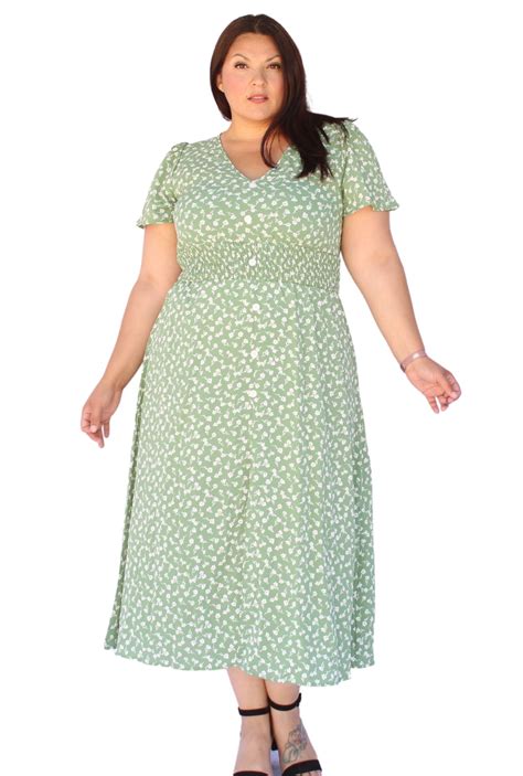 BLOOMCHIC RUSHED WAIST GREEN DRESS SIZE 12 – The Plus Bus Boutique