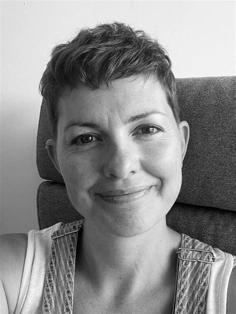 2023 ARTIST BIOS | Eleri Jones - SWELL SCULPTURE FESTIVAL