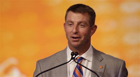 Dabo Swinney: Clemson coach will allow anthem protest - Sports Illustrated