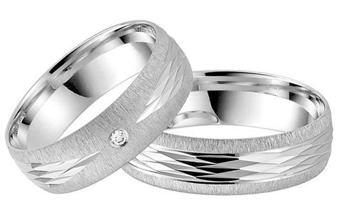 Palladium Wedding Ring with Diamond-Cut Decoration