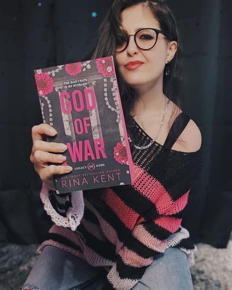 Belle Asphodel • 📖🖤 (@hauntingbelle) • Instagram photos and videos