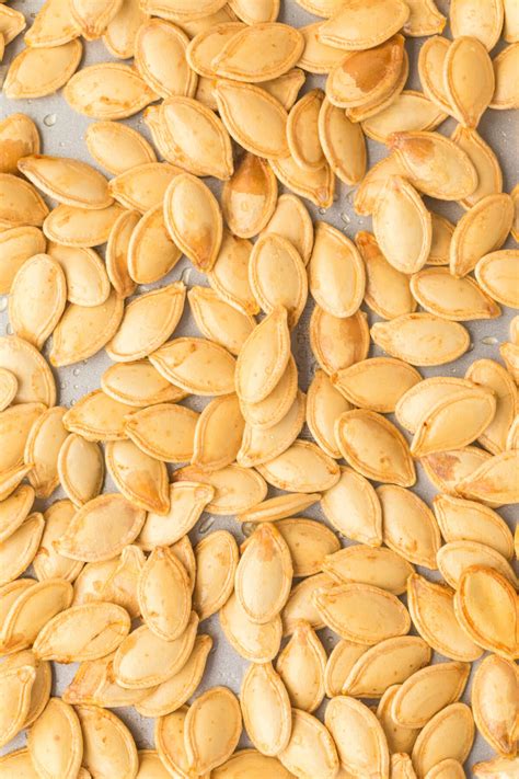 Roasted Pumpkin Seeds - Love Bakes Good Cakes