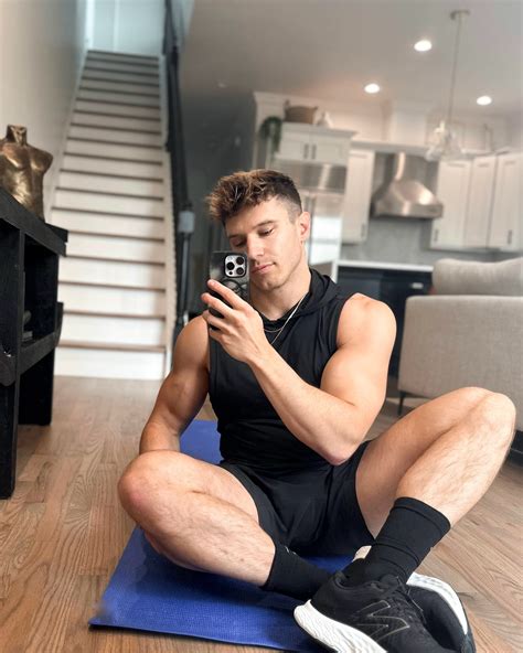 Sam Cushing | Gearing up for a spooky weekend 💪 Are you dressing up for