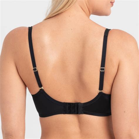 Flirty, Fabulous & Fresh: Luxury Lingerie Trends You Need Now from The