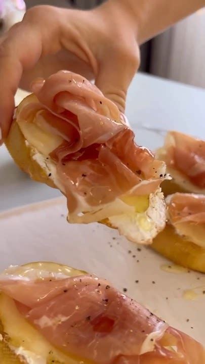БРУСКЕТТЫ НА ПРАЗДНИЧНЫЙ СТОЛ🤤 - YouTube