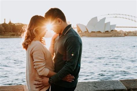 sydney opera house beautiful sunset prewedding couple shoot