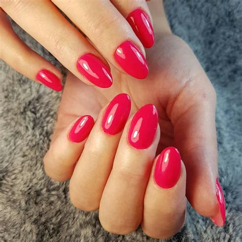 summer  nail polish color trends   bold bright